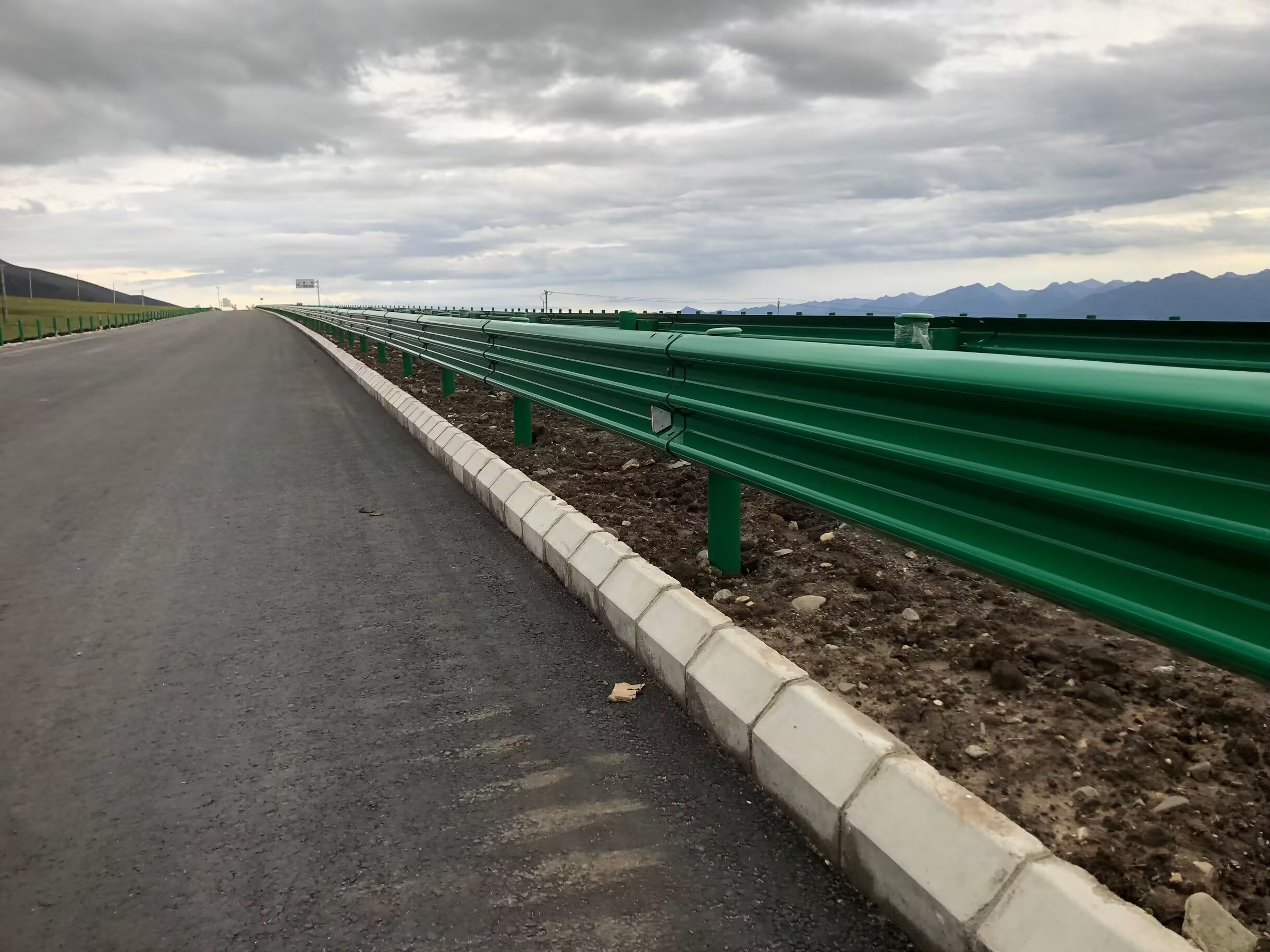 芒康县乡村公路波形护栏乡村公路波形护栏 - 推荐